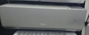 Gree AC Split Inverter 1.0 Ton GS-12PITH11S Silver color